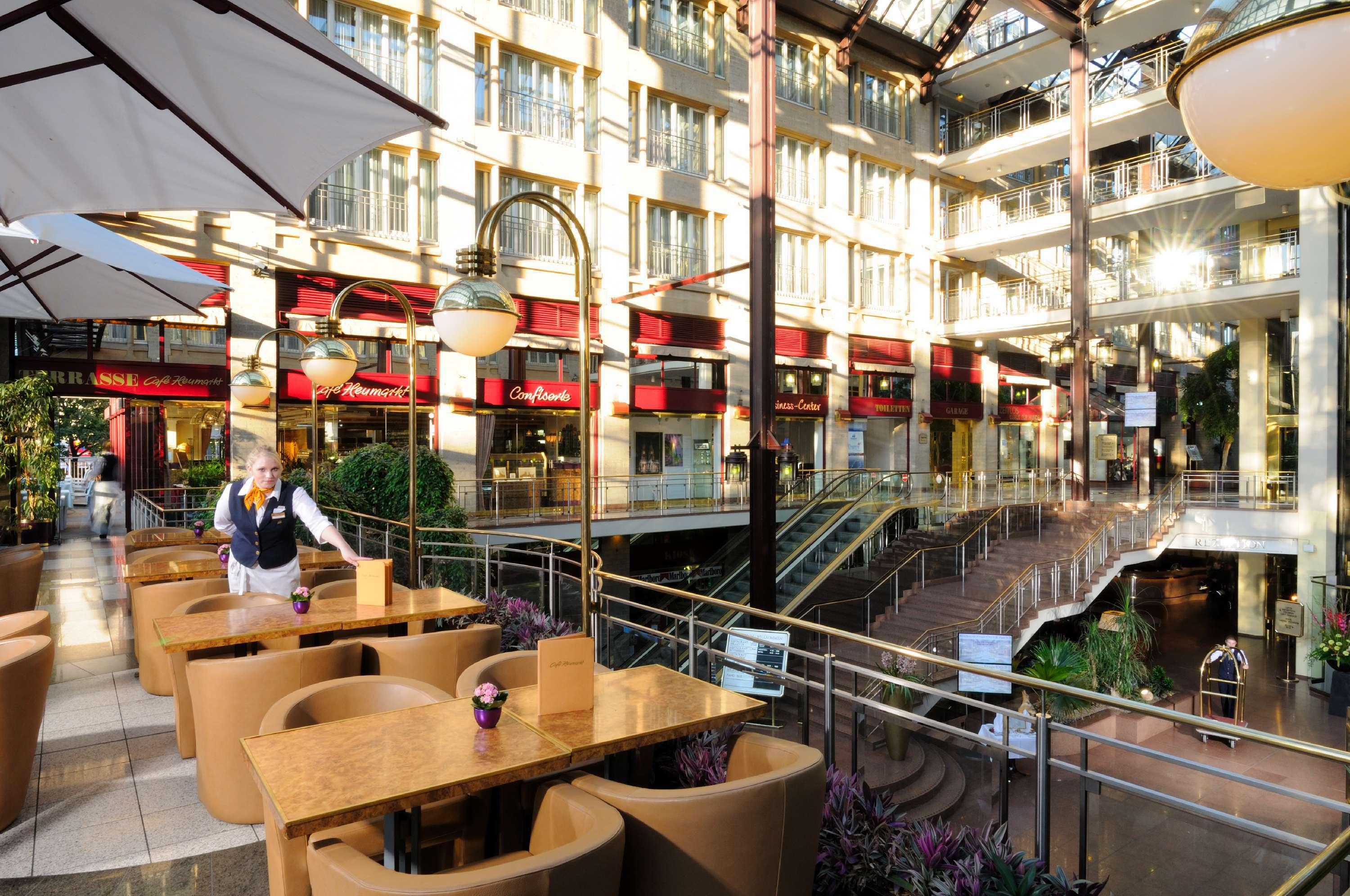 Maritim Hotel Koln Exterior foto The interior of the hotel