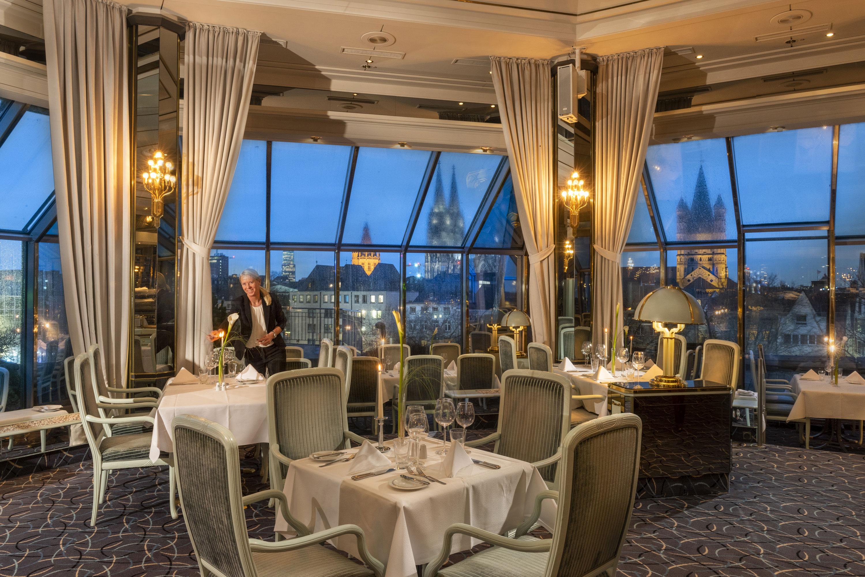 Maritim Hotel Koln Exterior foto Restaurant in Cologne