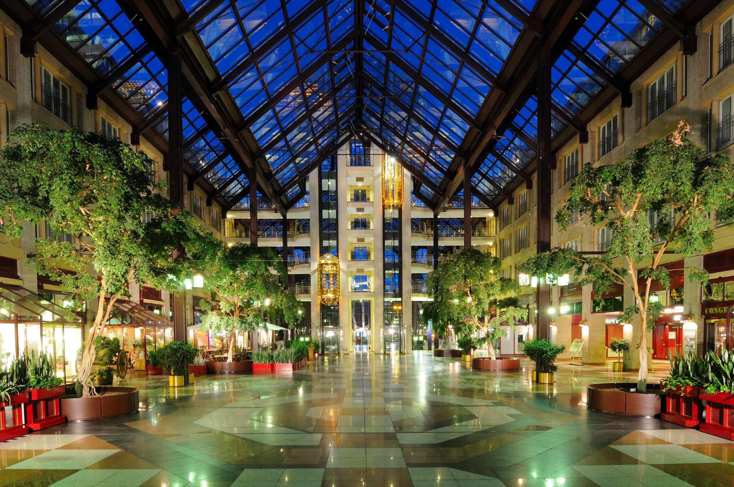 Maritim Hotel Koln Exterior foto The interior of the hotel