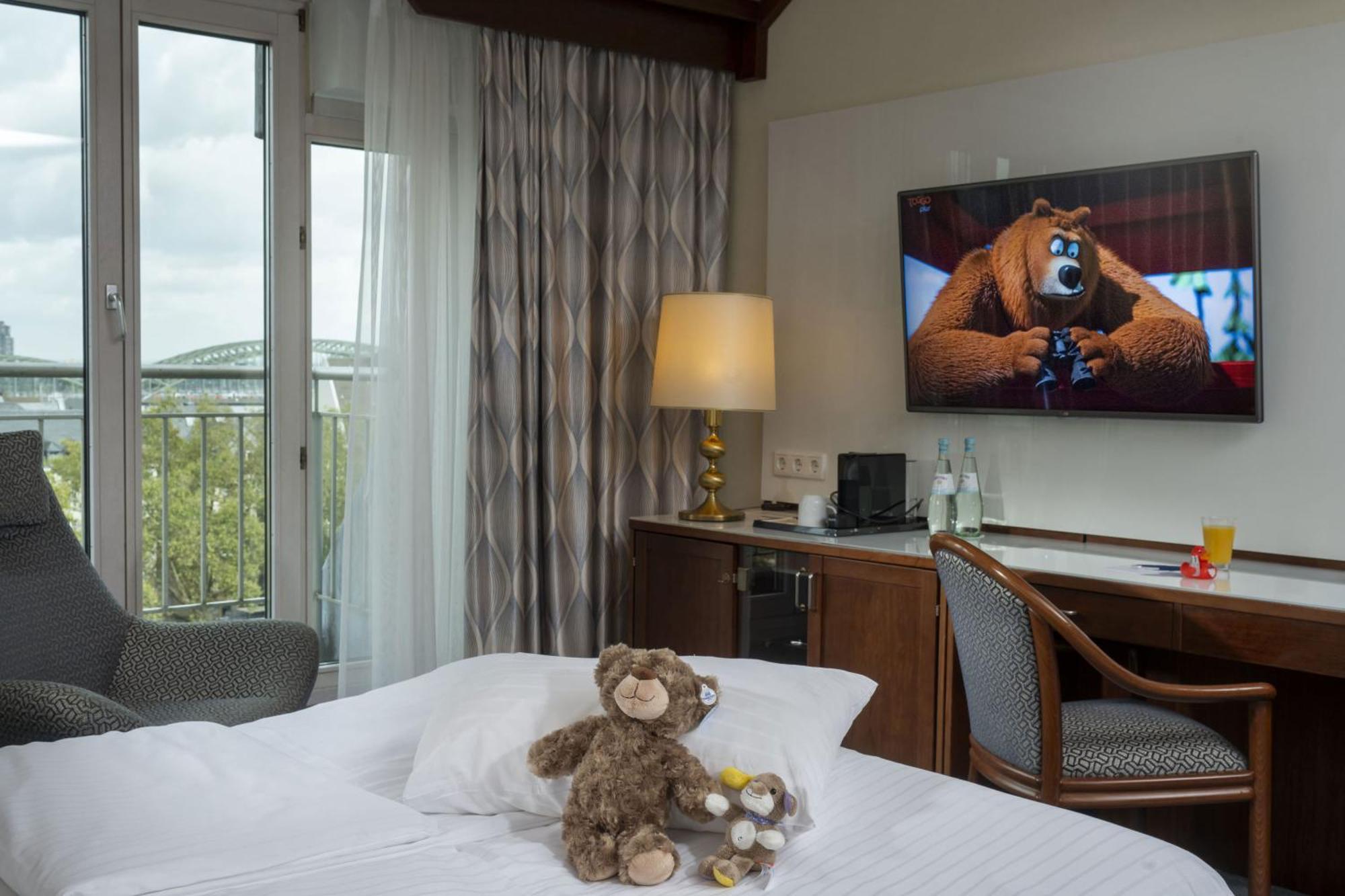 Maritim Hotel Koln Exterior foto The room of the hotel