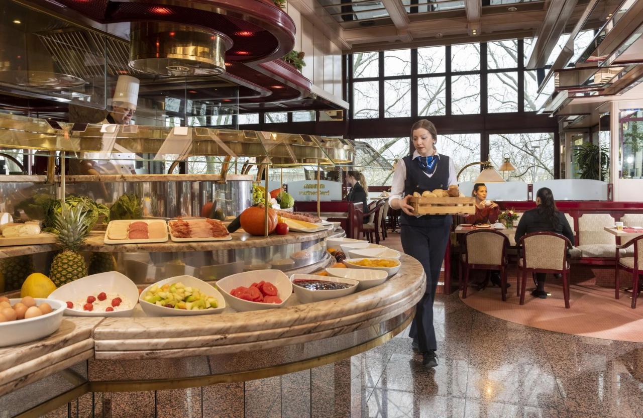 Maritim Hotel Koln Exterior foto Breakfast buffet